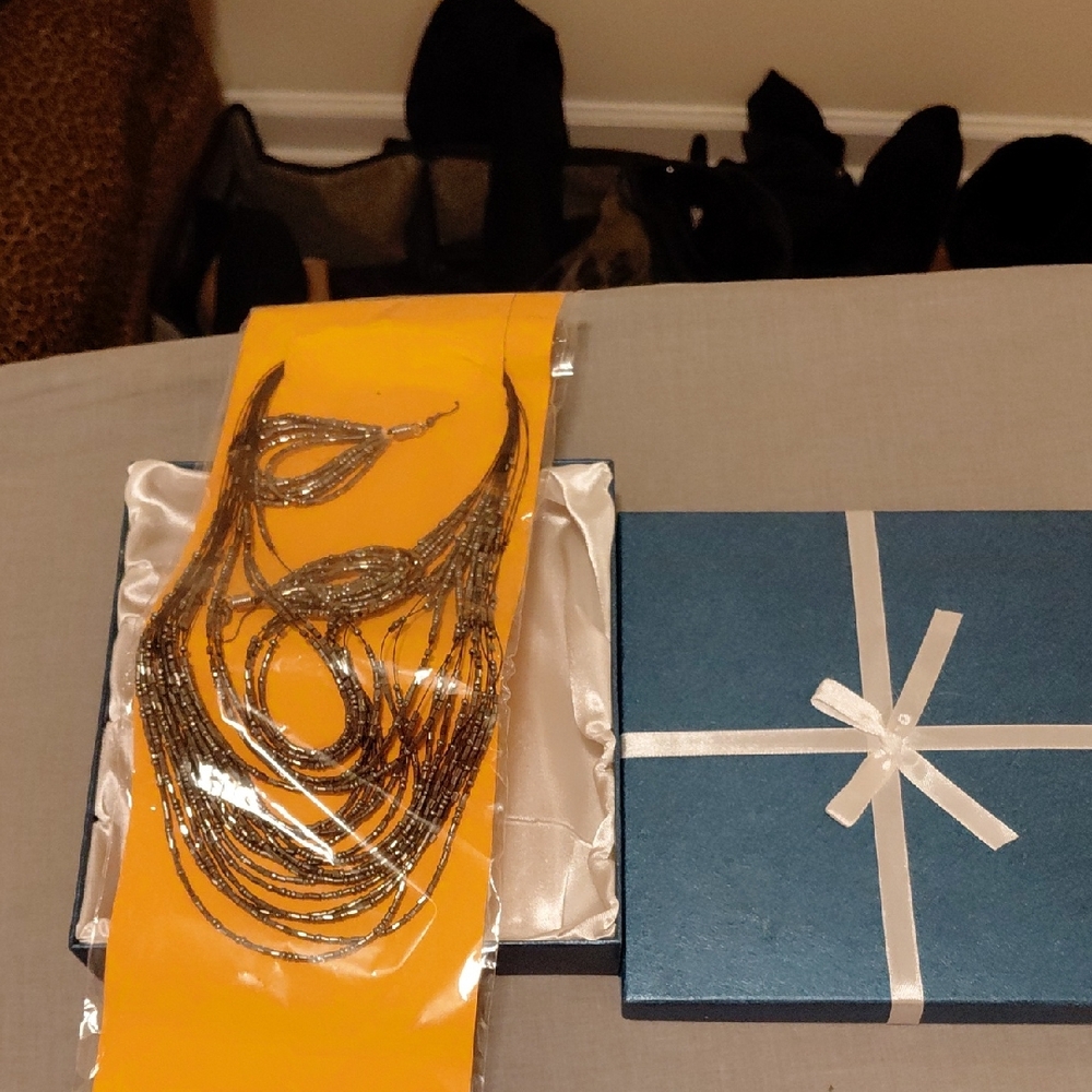 Elegant Beaded Necklace Set with Gift Box